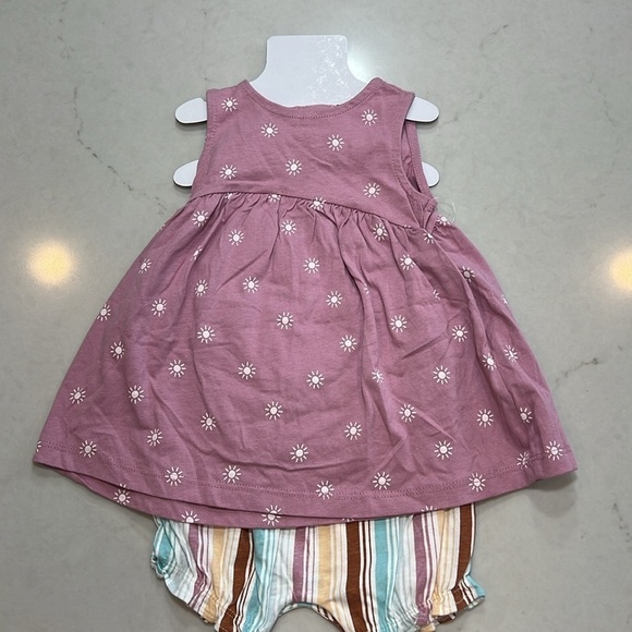 Carter's three piece, baby girl, size 6 months, brand new. - Picture 2 of 4